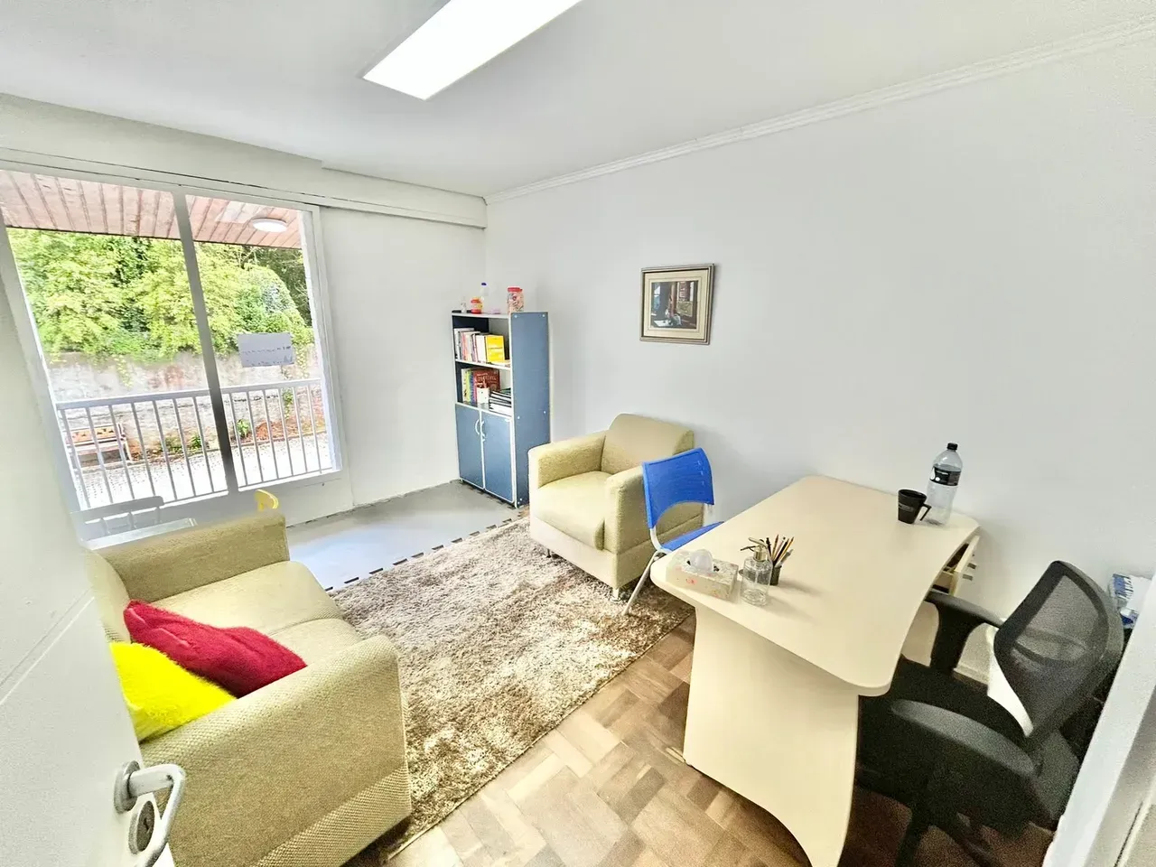 Glass-enclosed balcony in a 5-bedroom house, 357 m² — photo 12