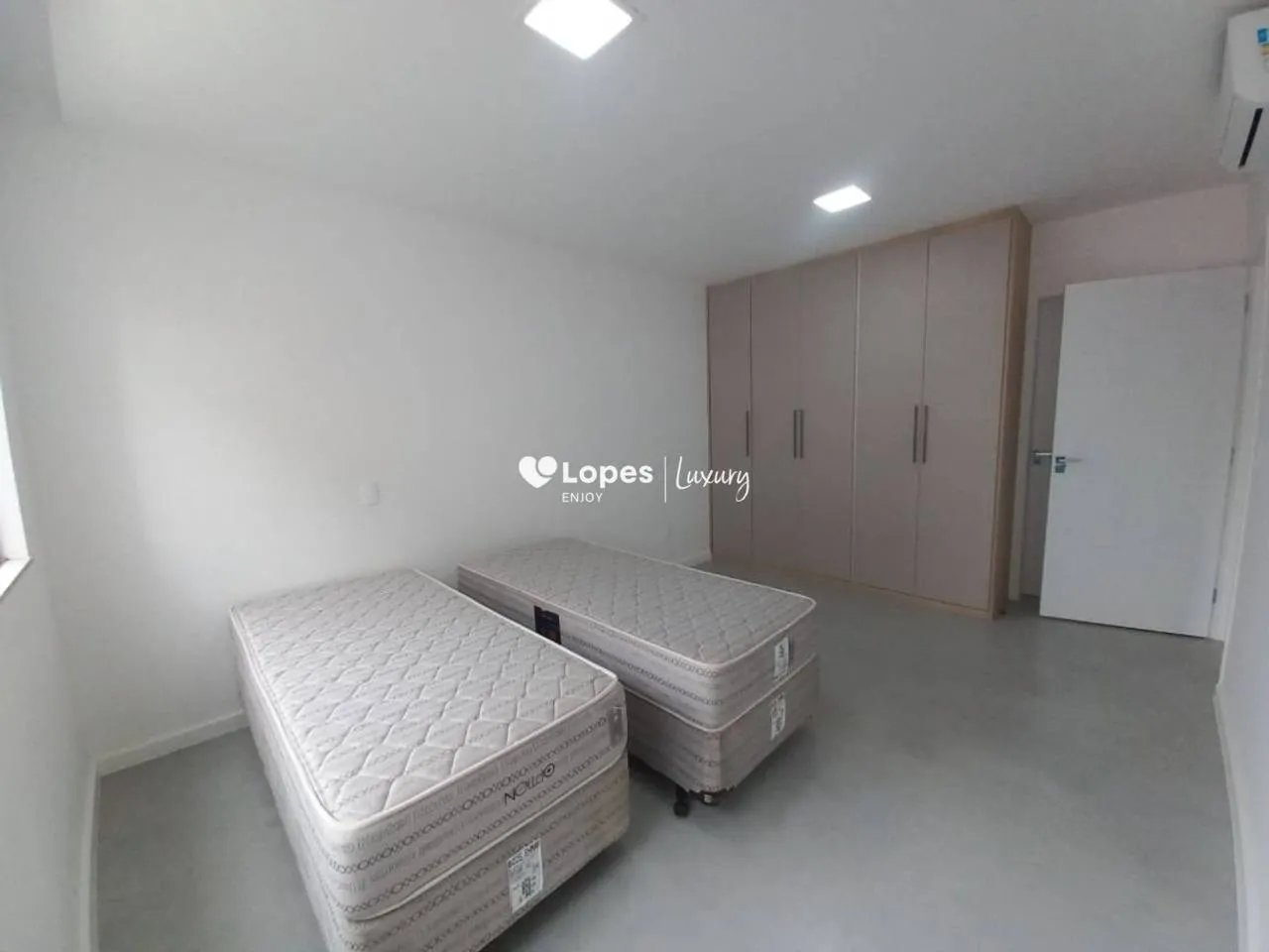 Unfurnished 4-bedroom house with 5 bathrooms and 329 m² — photo 33