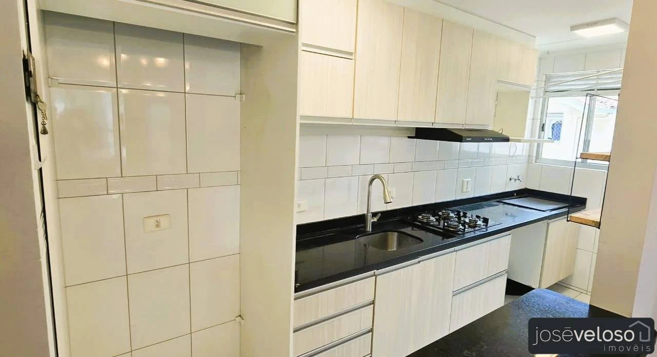 Apartamento com 3 dormitórios e churrasqueira privativa