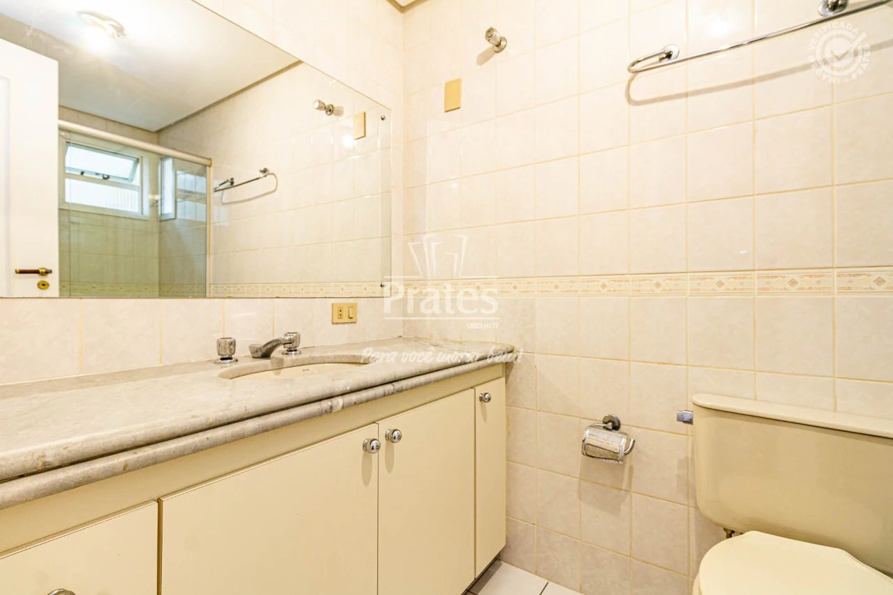 3-bedroom apartment with a home office in Curitiba — photo 4
