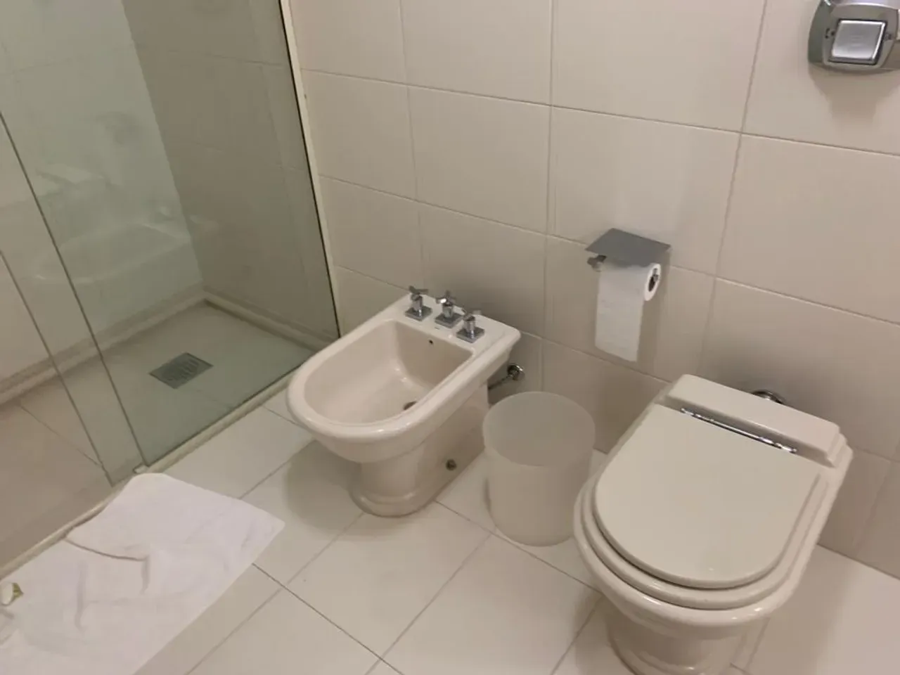 Furnished 110 m² apartment with 3 bedrooms and 3 bathrooms — photo 2