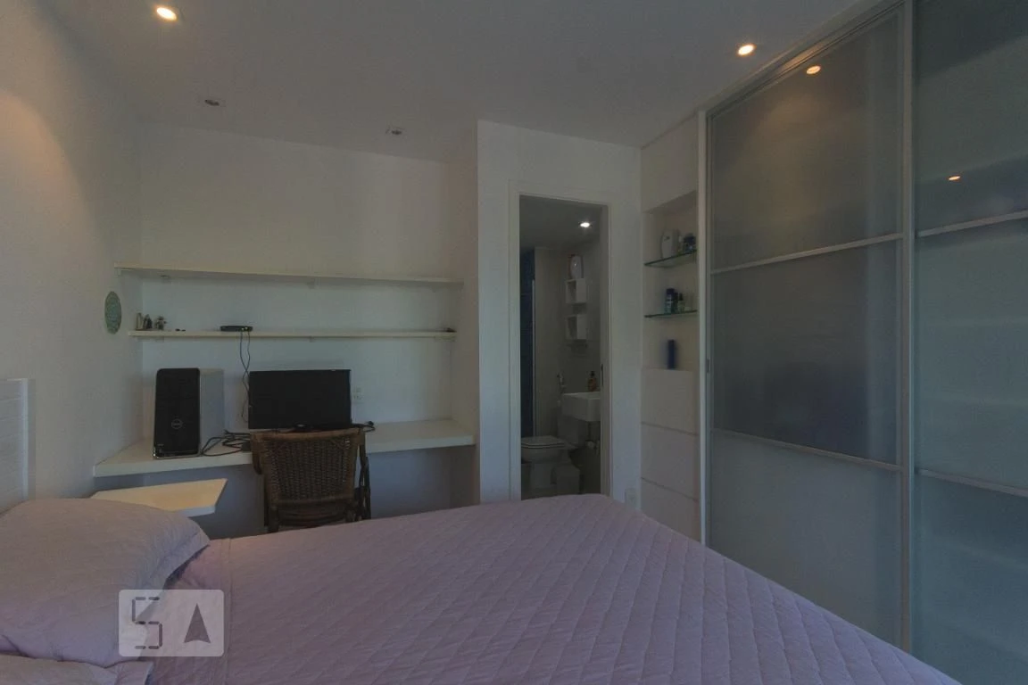 Furnished apartment with 2 en-suites and a balcony — photo 7