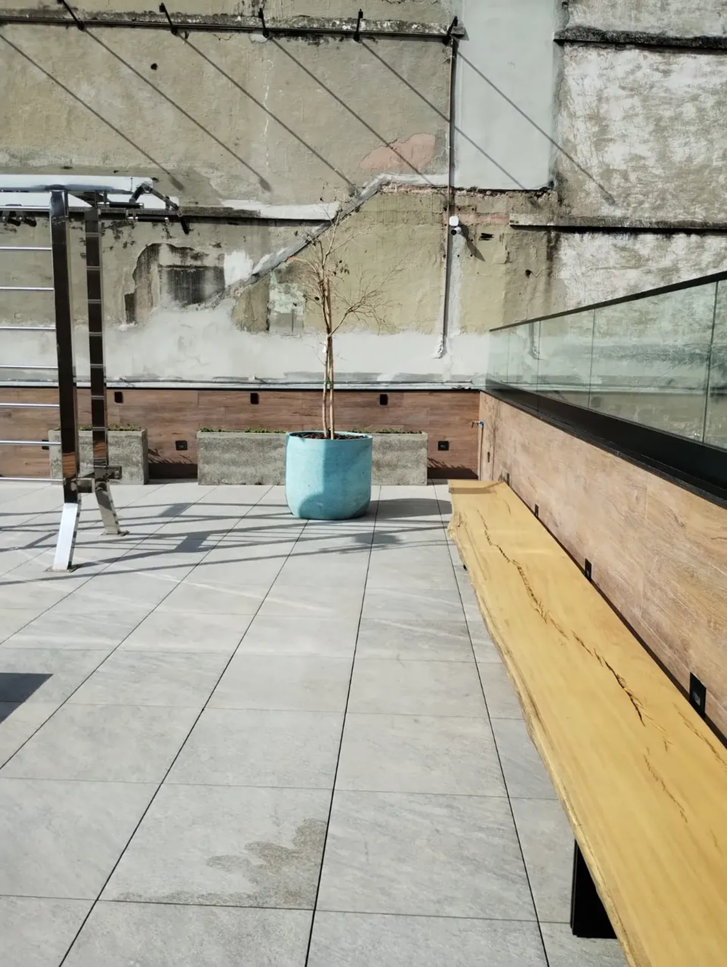 Studio on the 21st floor with a grill on the balcony — photo 22