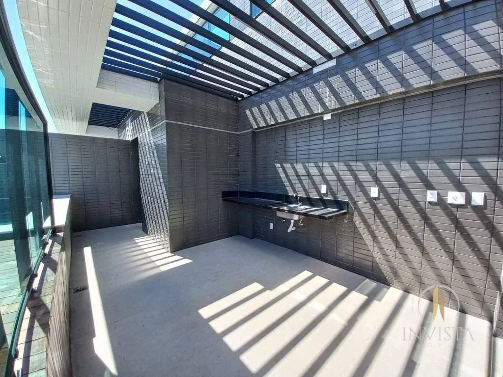 2-bedroom apartment with 1 en-suite bath and private BBQ — photo 6