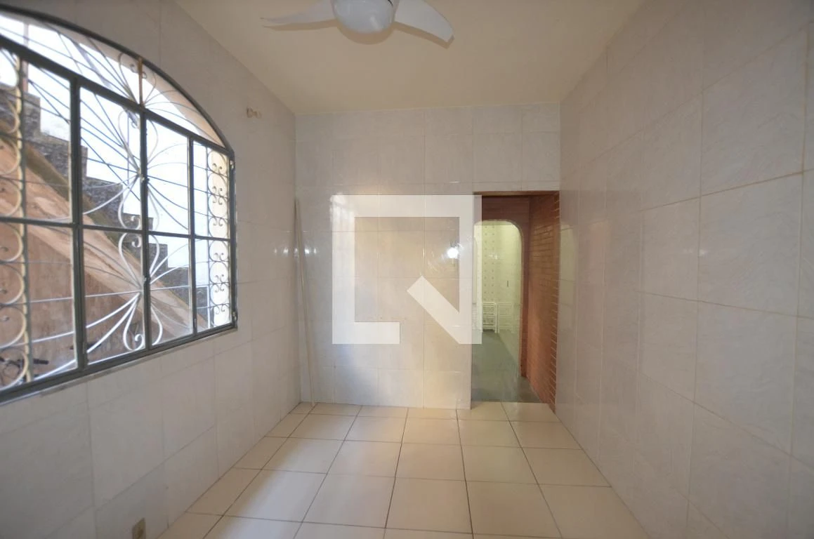Casa de 40 m² e 1 quarto, Bento Ribeiro