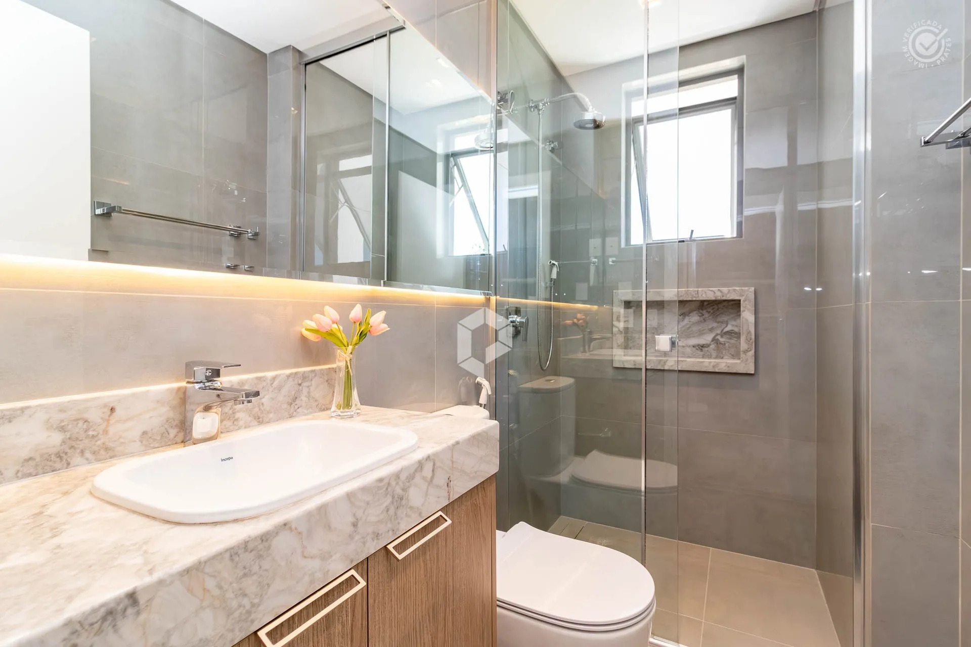 Furnished apartment with 3 en-suite bedrooms and balcony — photo 21