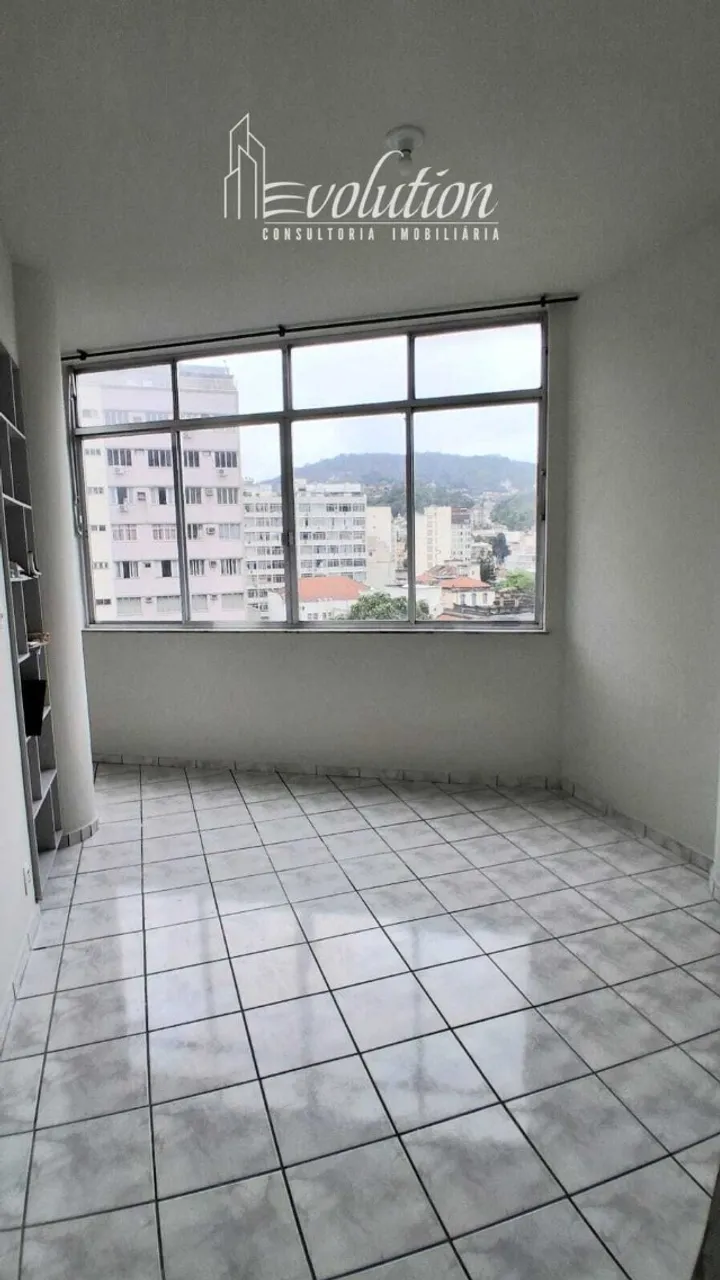 Studio-style apartment with 1 bedroom and separate kitchen