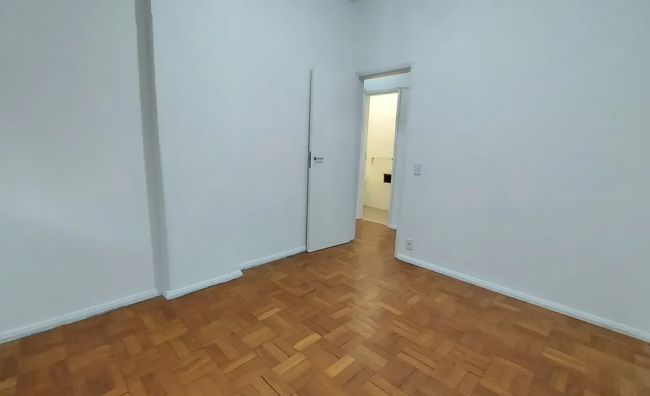 Unfurnished apartment with 3 bedrooms and 2 bathrooms — photo 16