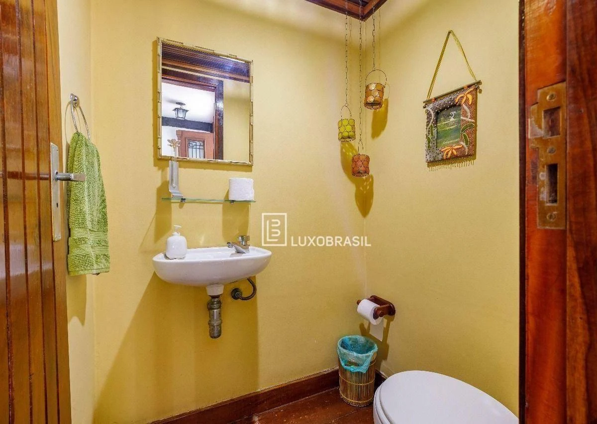 Triplex house with 4 bedrooms and 5 bathrooms with balcony — photo 26