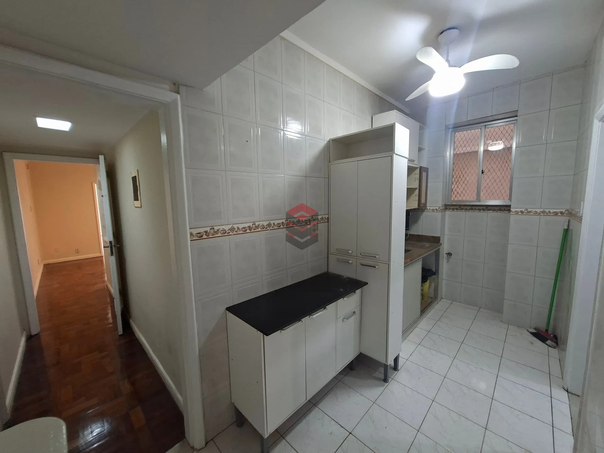 Apartment, 159 m², with wood or laminate floors — photo 18