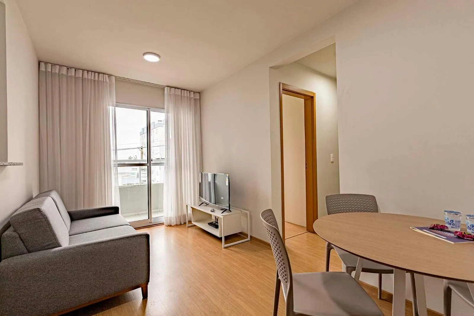 2-bedroom apartment in a building with a coworking space — photo 9