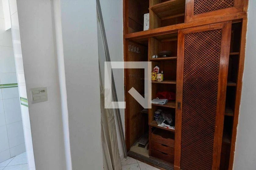 Walk-in closet in a 3-bedroom apartment, 90 m² — photo 41