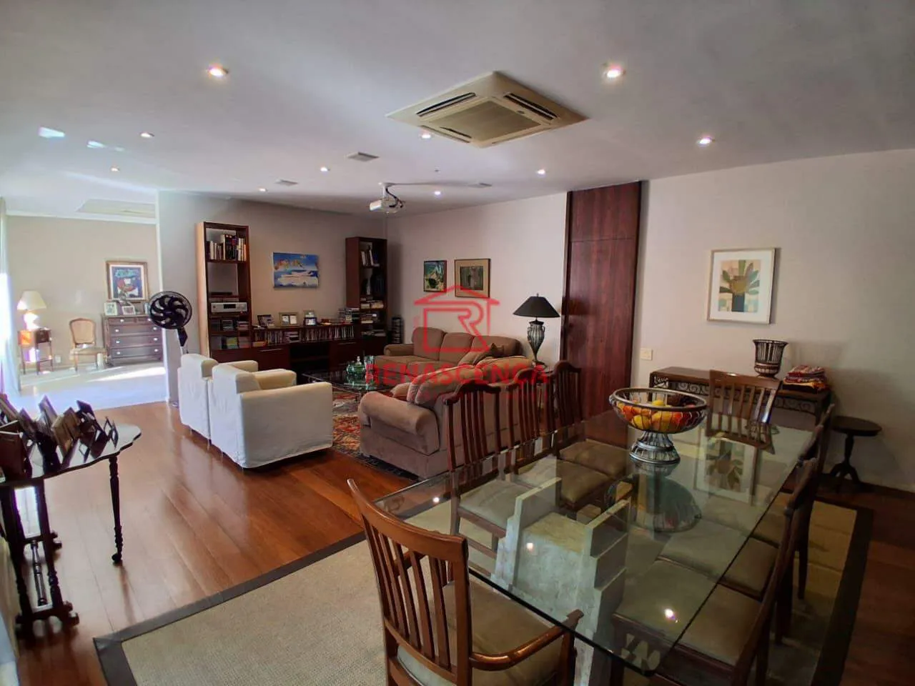 Penthouse with 4 bedrooms and terrace on the 12th floor