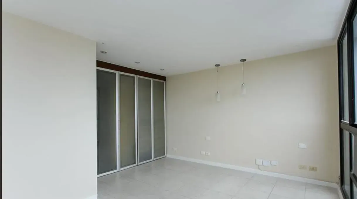 Apartment with 3 bedrooms and a separate kitchen — photo 11