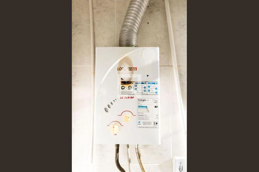 Apartamento para aluguel com 2 quartos e 1 banheiro — photo 18