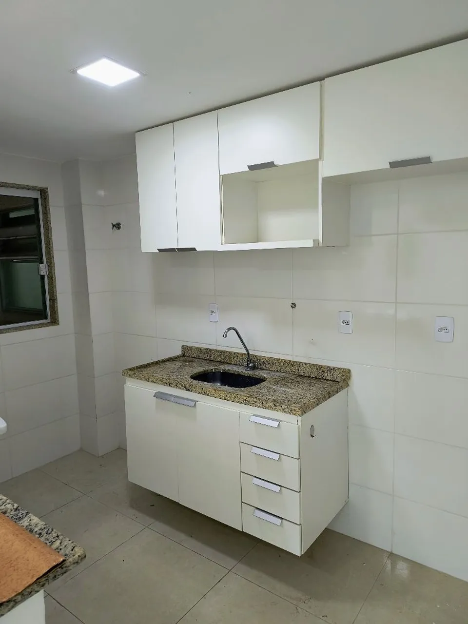 Unfurnished 1-bedroom apartment with balcony and 40 m² — photo 10