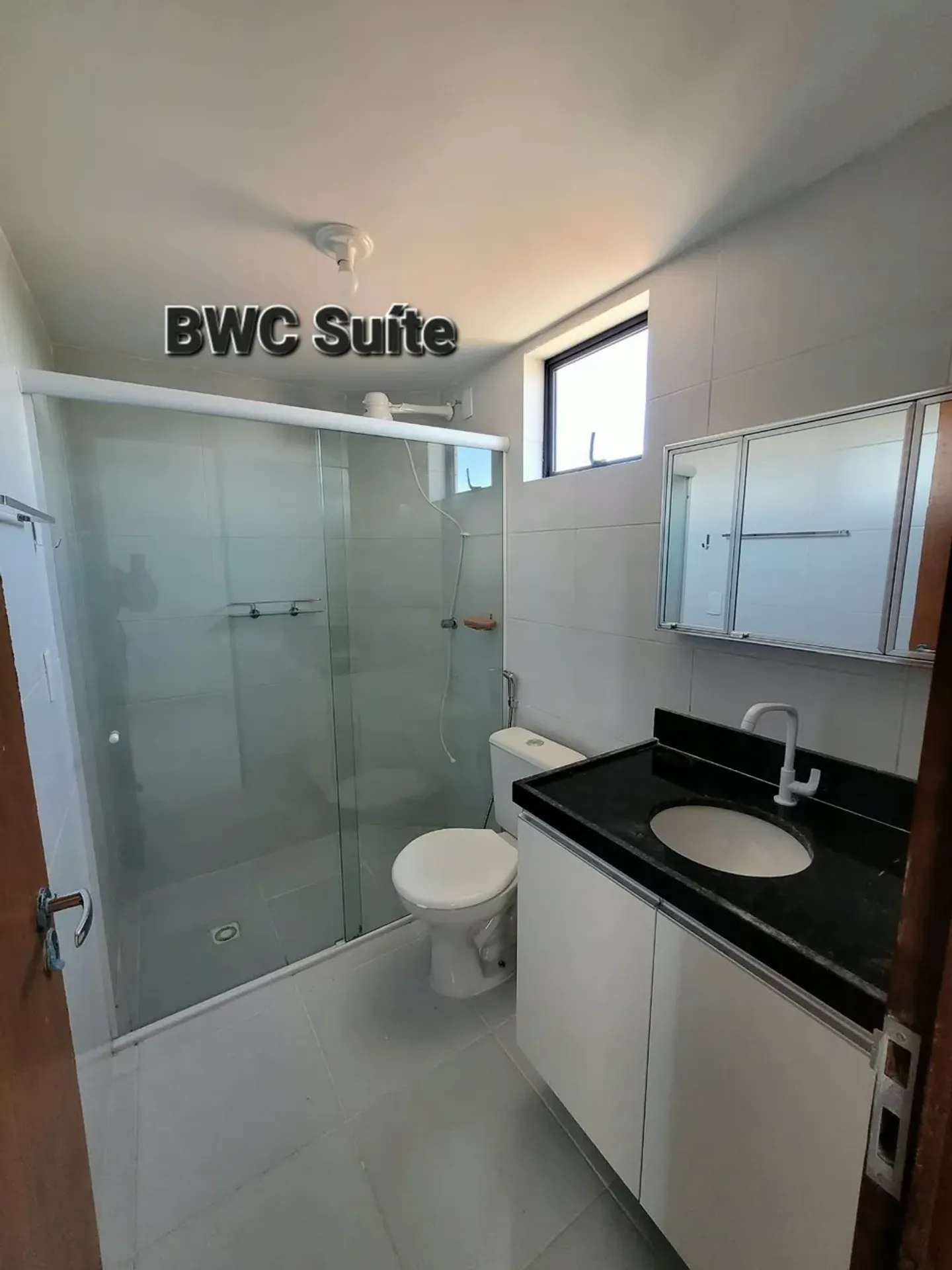 3-bedroom apartment in a building with a coworking space — photo 8