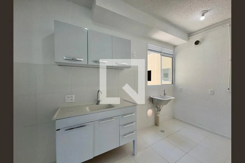 2-bedroom apartment with a glass shower enclosure — photo 18