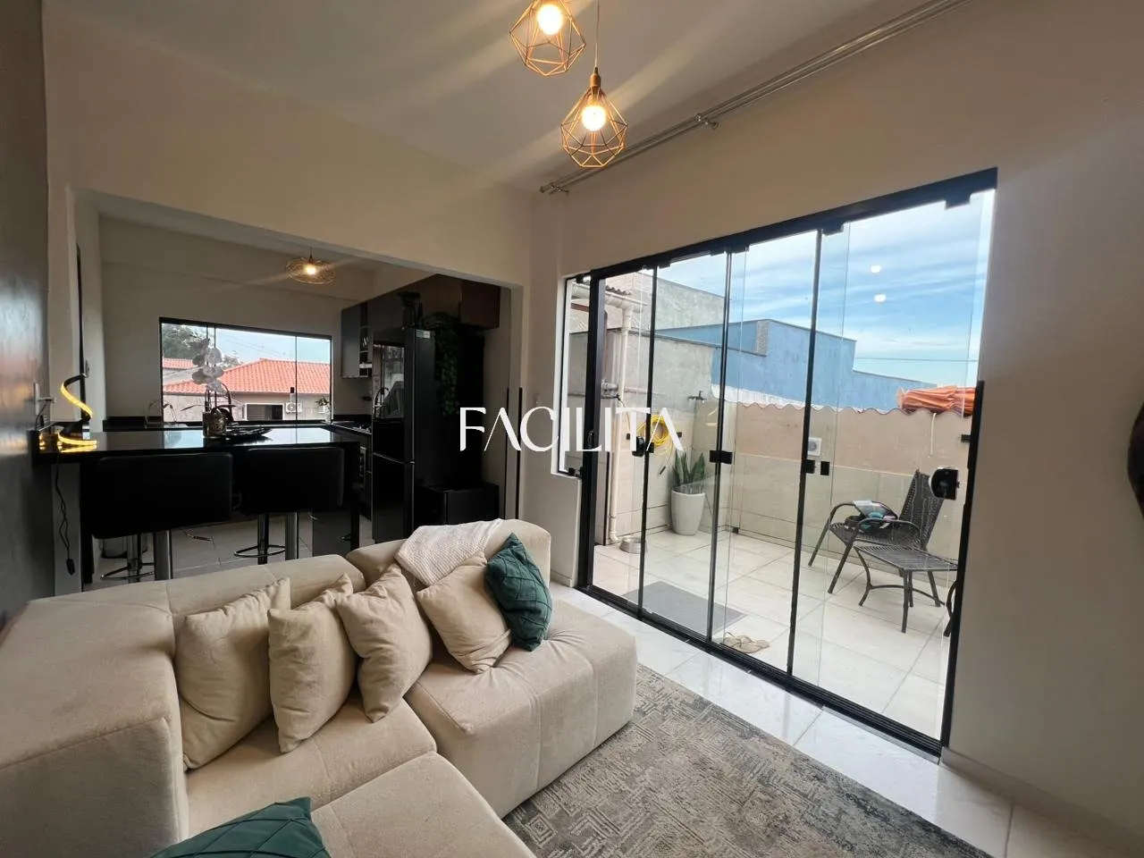 House with 2 bedrooms, open-plan gas kitchen