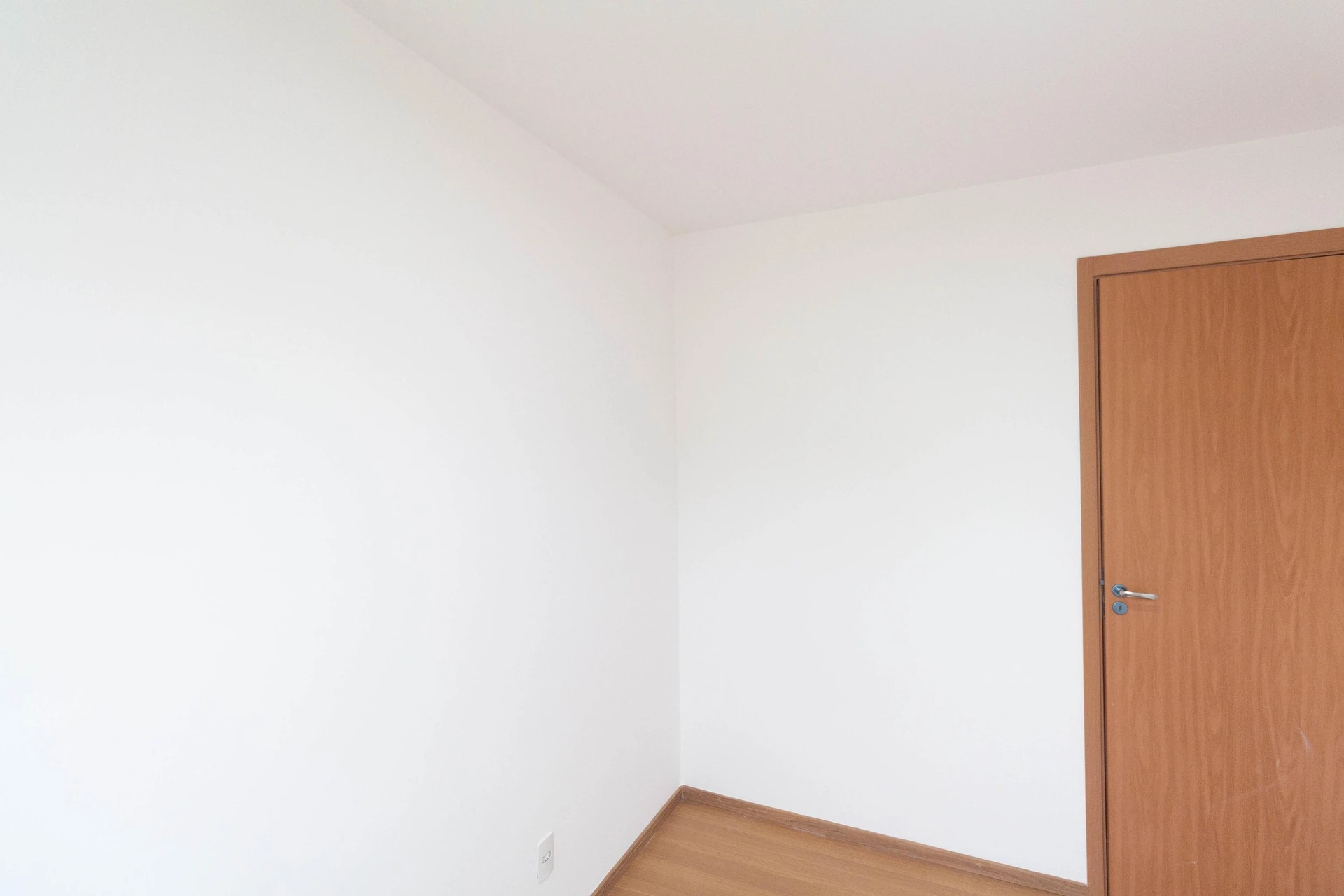 2-bedroom apartment in a building with a gym — photo 15