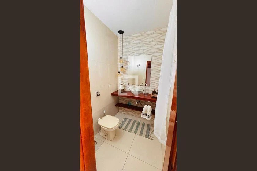 608 m² house with 7 bedrooms and 3 en-suites — photo 39