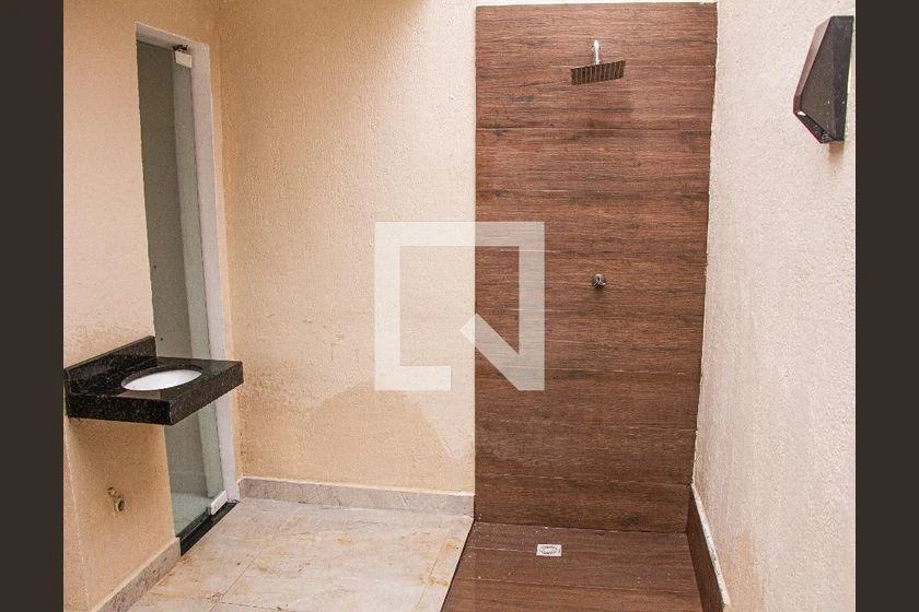 Rental house with 4 bedrooms and 250 m² open-plan kitchen — photo 31