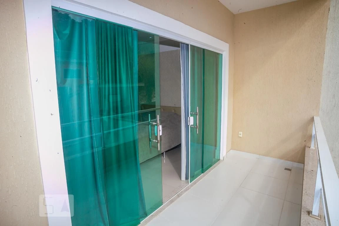 Власний басейн та 4 спальні: будинок 330 м² — photo 13