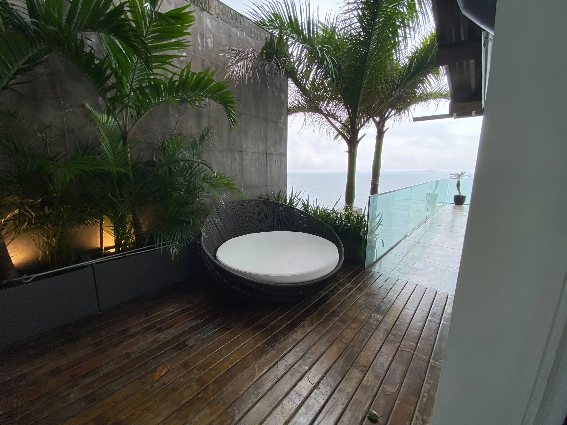 800 m² house with 5 bedrooms and an open-plan kitchen — photo 6