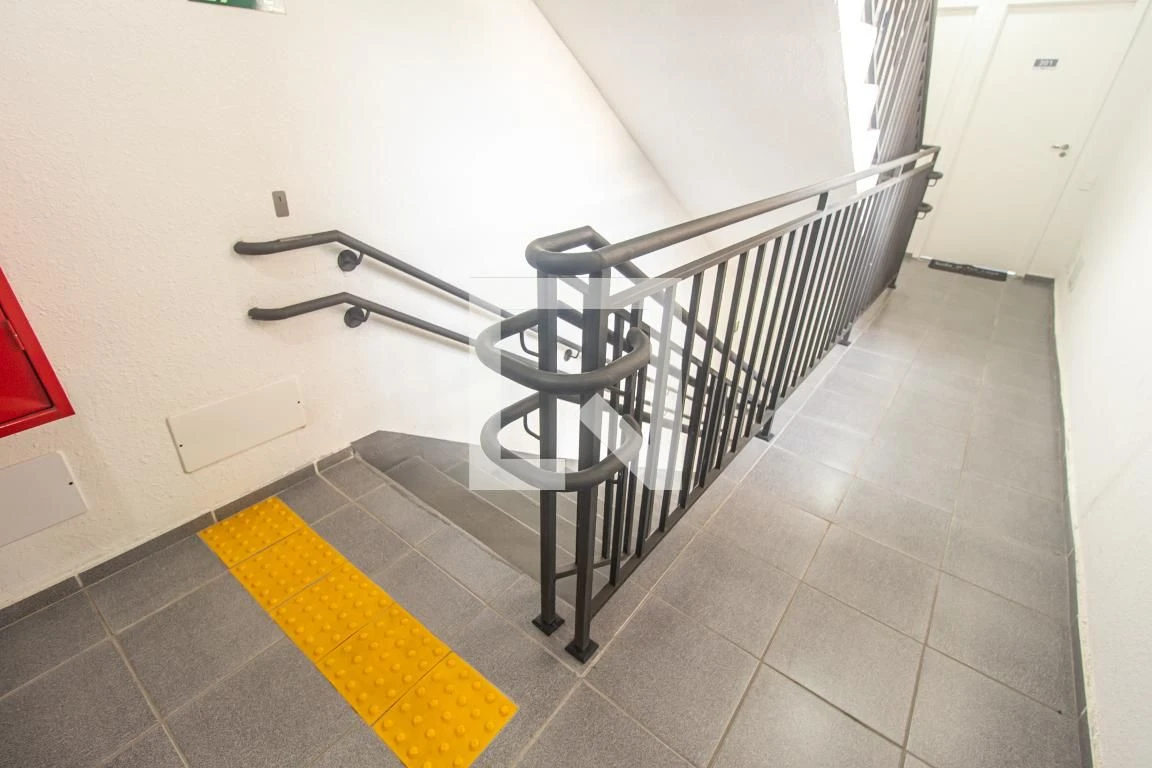 Apartamento com 2 quartos e 1 vaga, pisos de cerâmica — photo 4
