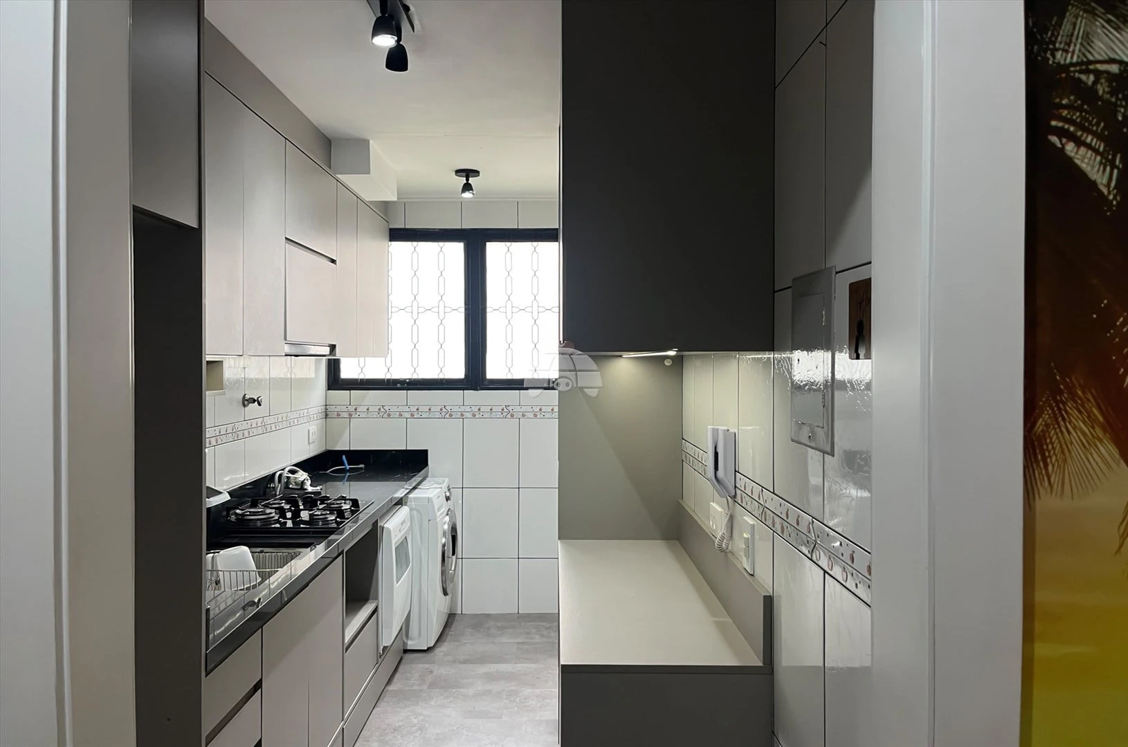 3-bedroom apartment with a washing machine — photo 2