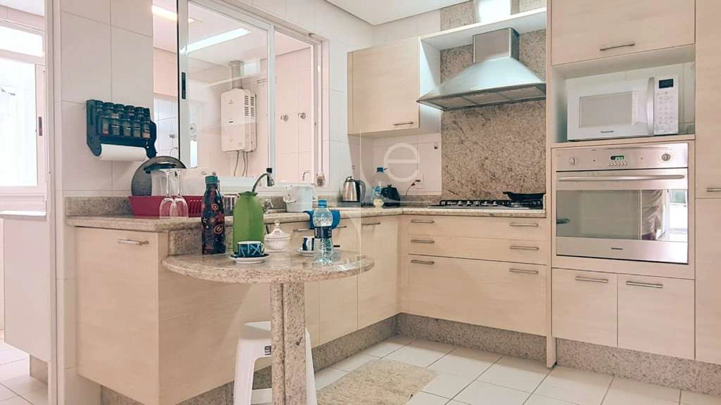 Cobertura duplex de 307 m² com 2 suítes e 4 banheiros