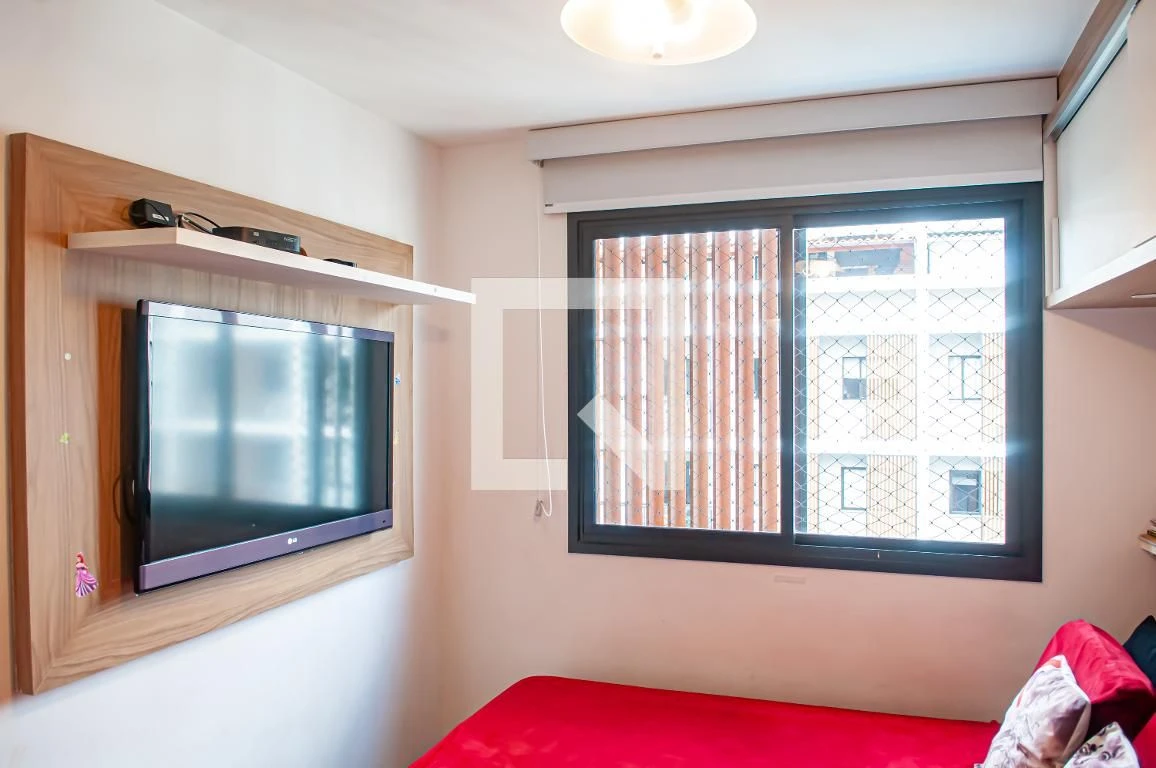 Walk-in closet in a 3-bedroom apartment, 130 m² — photo 23