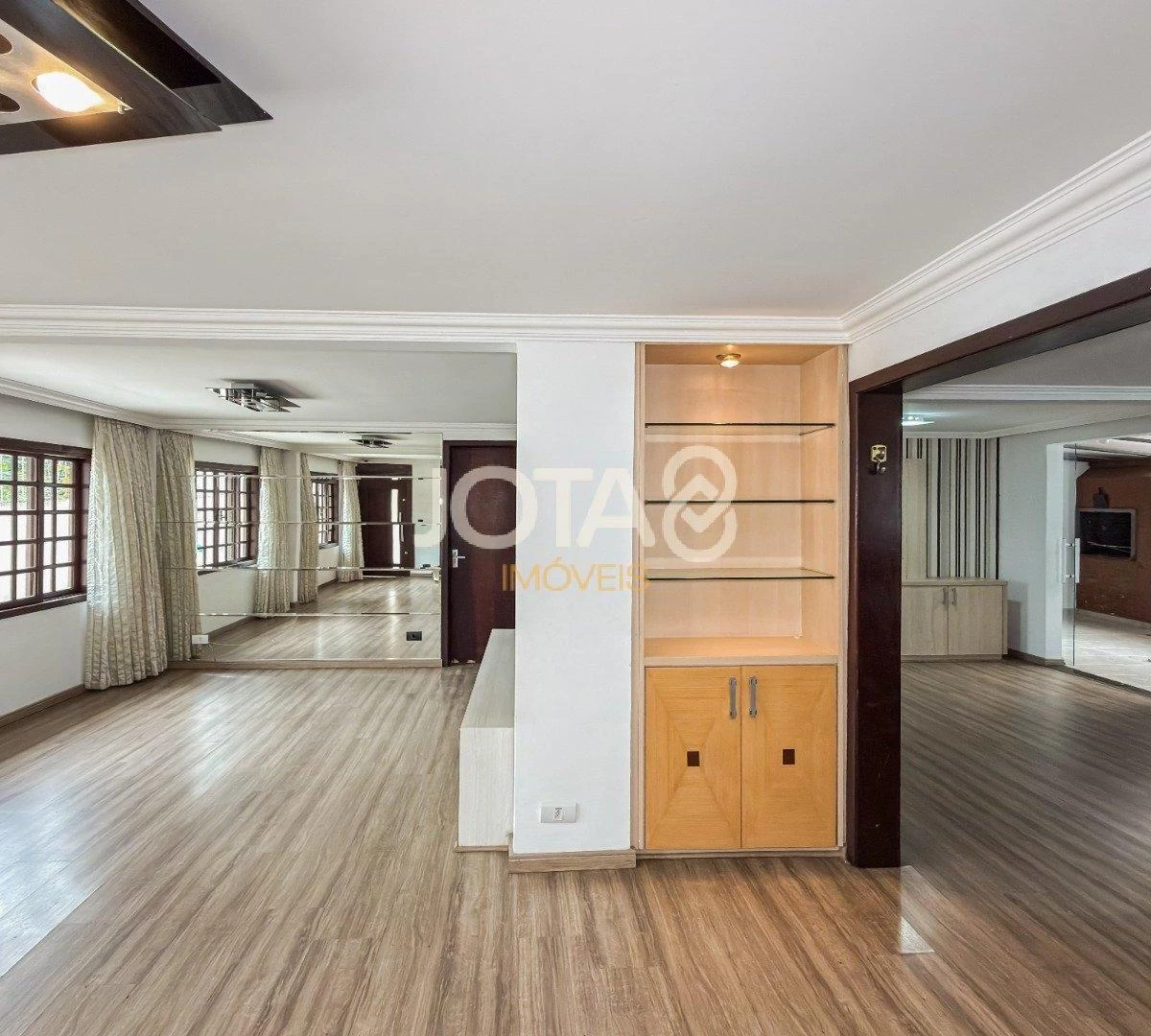 Ванна та 3 спальні: будинок 300 м² — photo 7