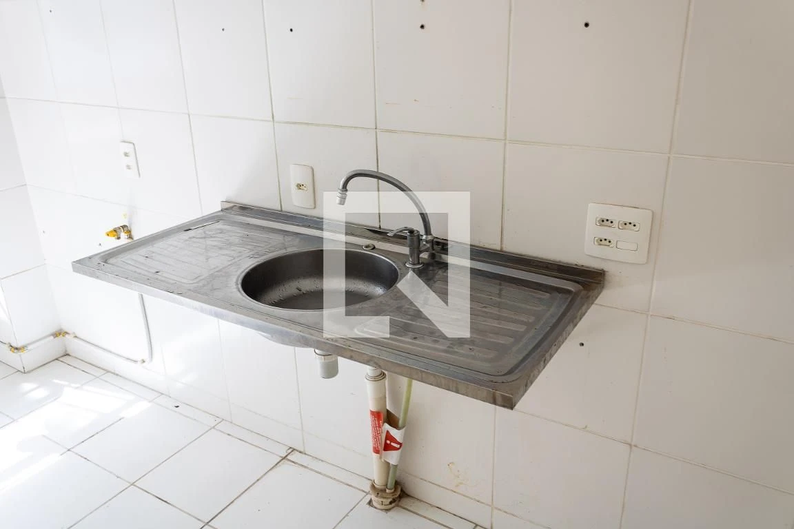 Apartamento com 2 quartos e área de lavanderia — photo 6