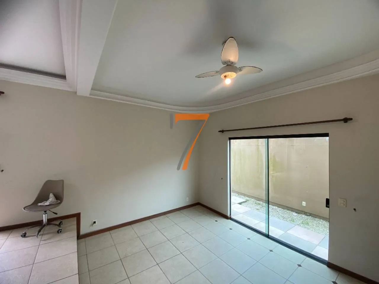 3-bedroom house with a water view in Florianópolis — photo 8