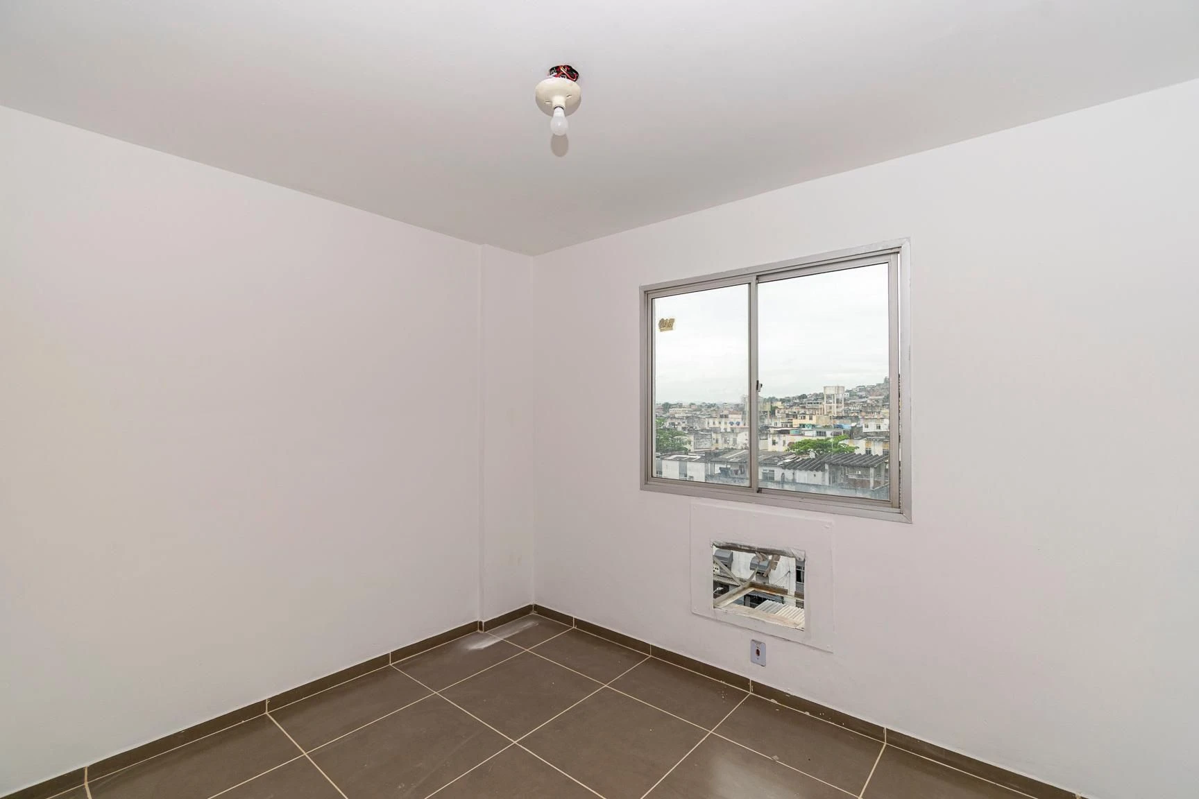 2-bedroom apartment with a mountain view in Rio de Janeiro — photo 9