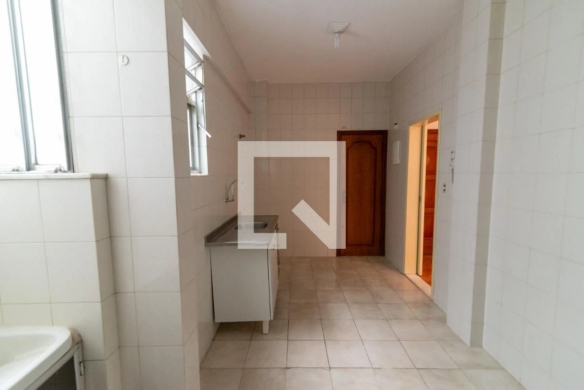 Bathtub in a 3-bedroom apartment, 110 m² — photo 36