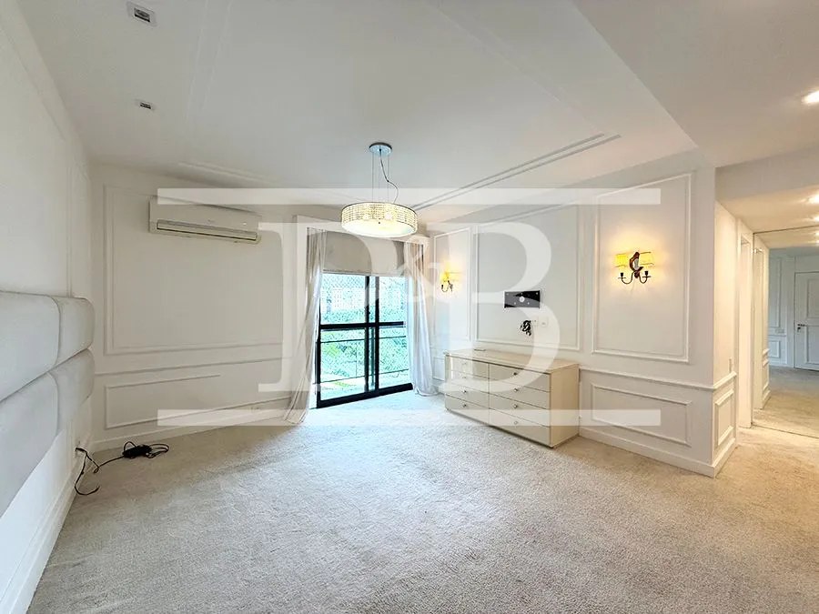 Furnished apartment, 230 m², with a bathtub — photo 2
