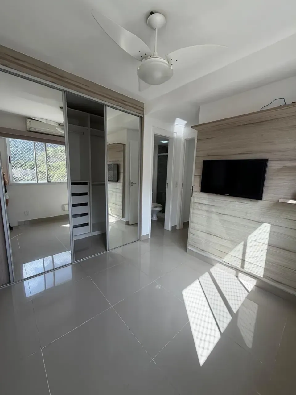 4-bedroom apartment with a closed-in balcony — photo 7
