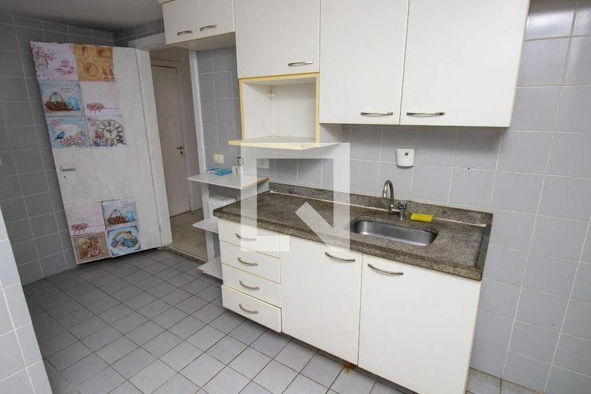 2-bedroom apartment in a building with a gym — photo 46