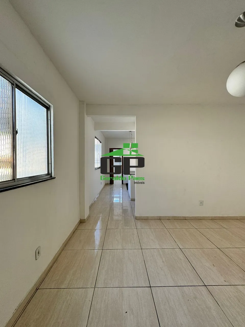 1-bedroom apartment with open-plan kitchen and balcony — photo 10