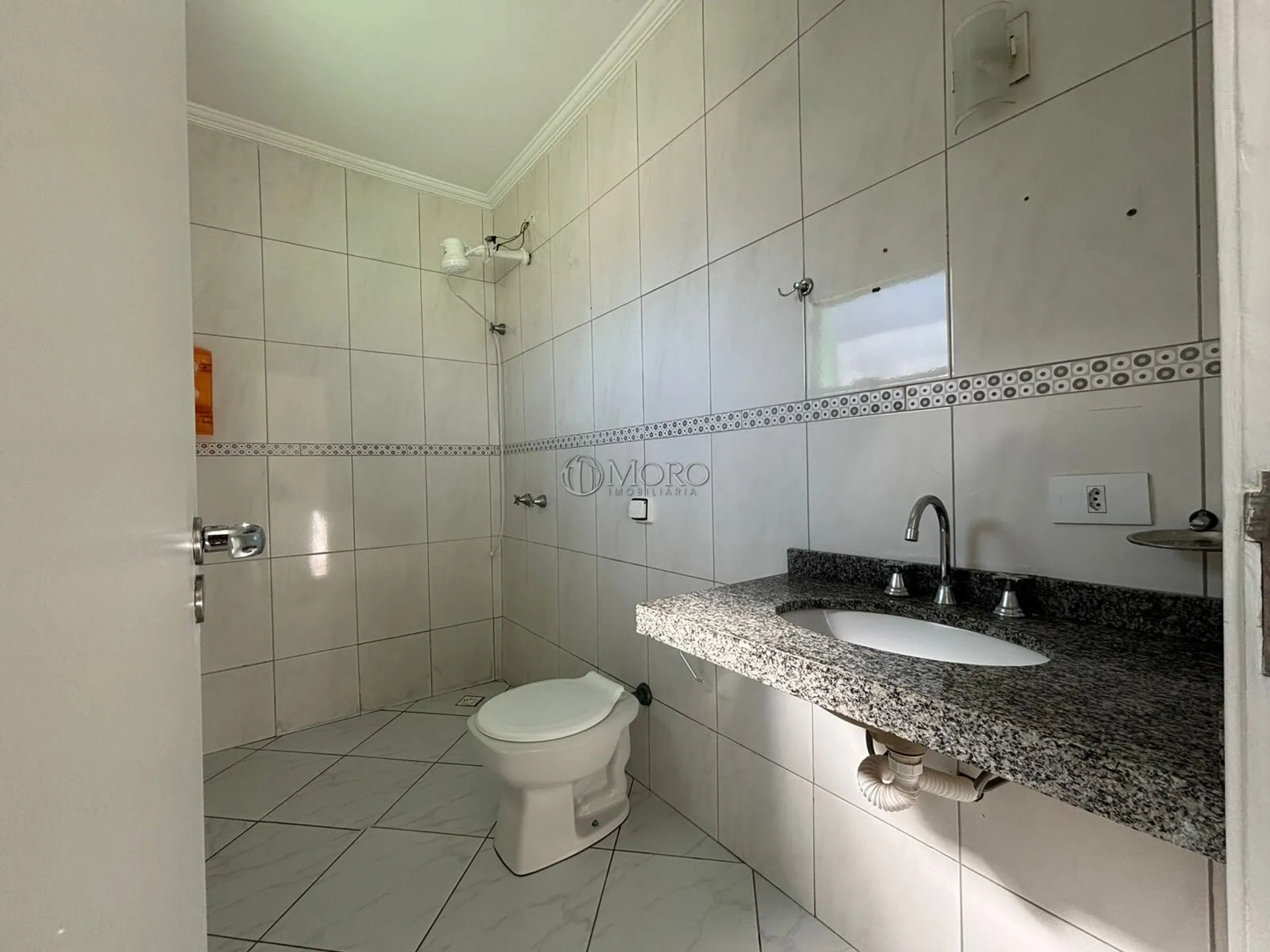 Townhouse with a closed kitchen and 3 bedrooms — photo 28