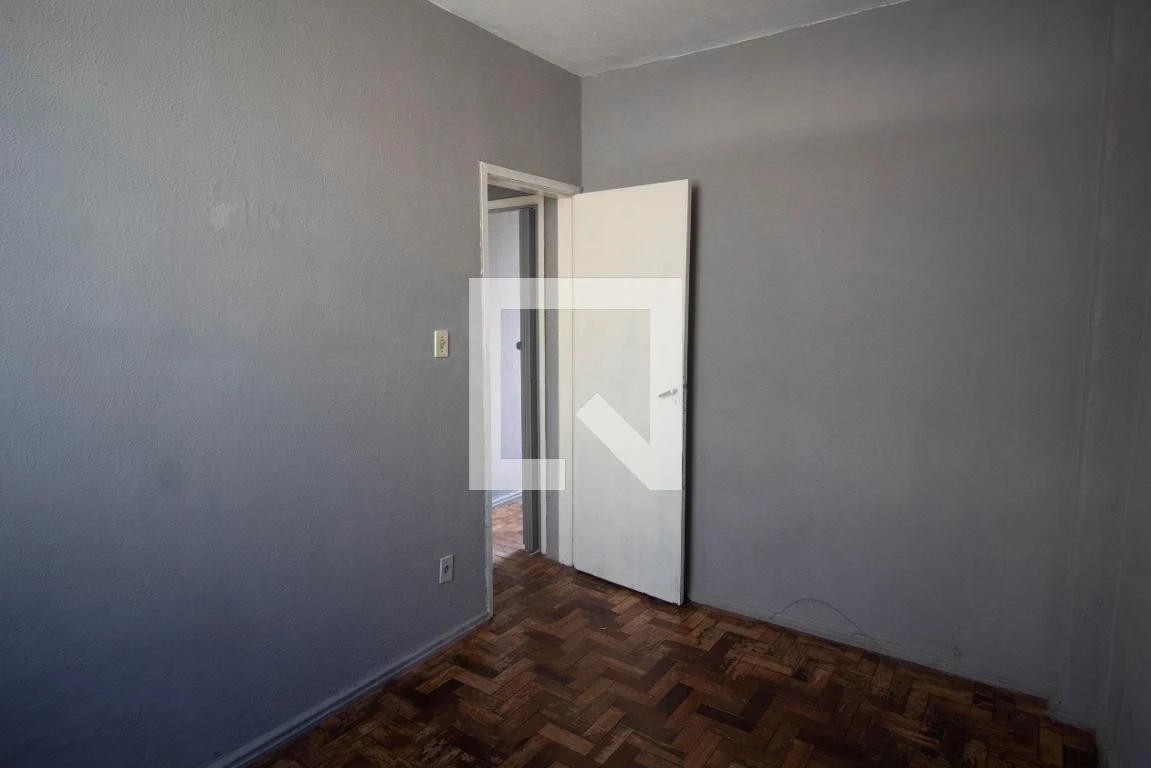 Departamento de 1 dormitorio con piso de madera o laminado — photo 22