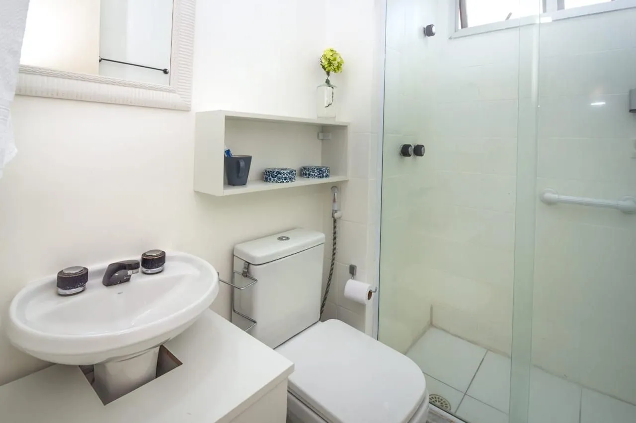 2-bedroom apartment with a glass-enclosed balcony — photo 14