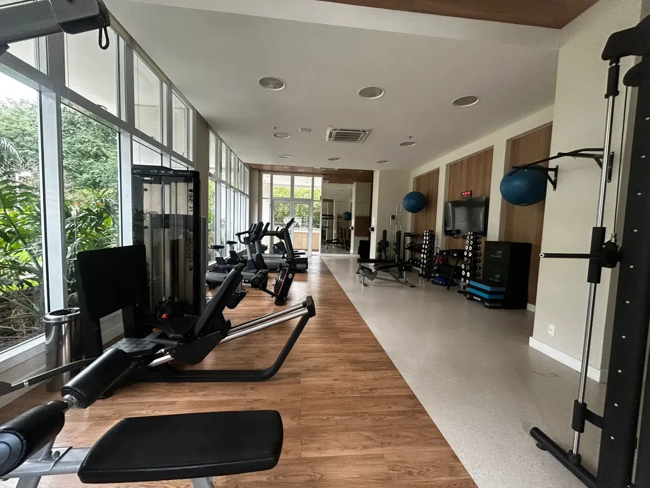 Apartamento de 2 quartos com varanda e cozinha separada — photo 25