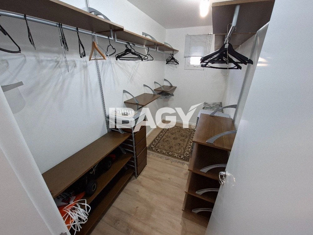 Casa amueblada con 4 dormitorios y 250 m² — photo 16