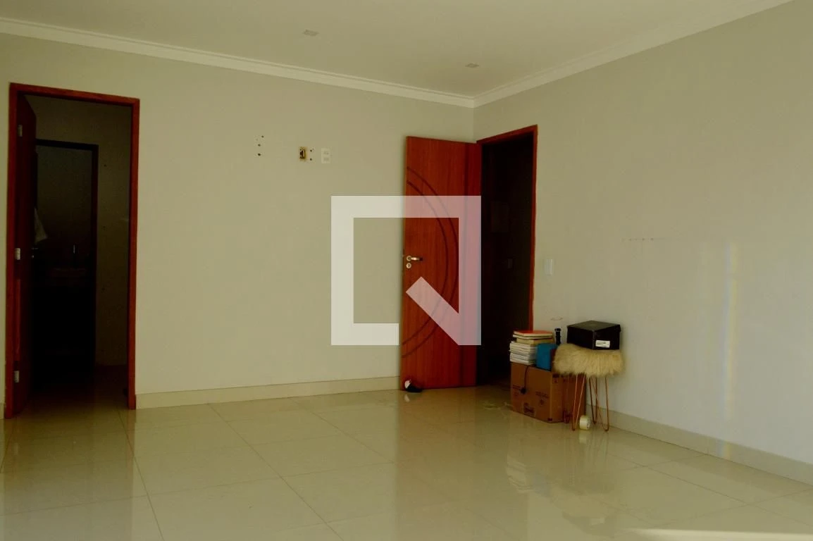 Casa de 5 quartos com 3 suítes e varanda fechada — photo 31