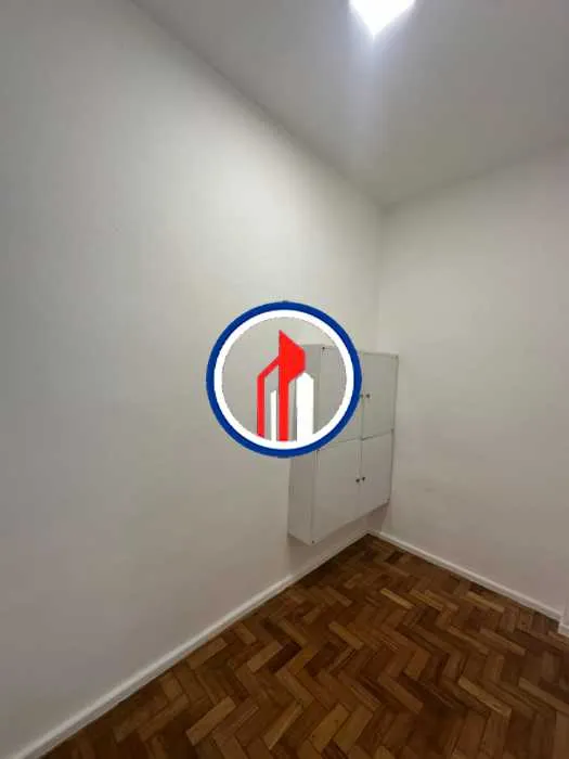 Apartment on the 6th floor with wood or laminate floors — photo 5