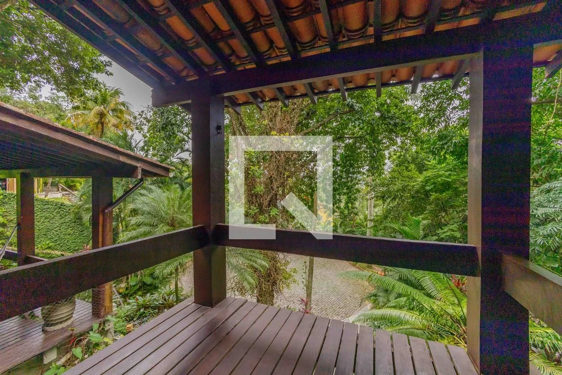 4-bedroom house with a walk-in closet in Rio de Janeiro — photo 25