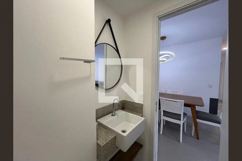 Balcony with a grill in a 3-bedroom apartment, 89 m² — photo 39